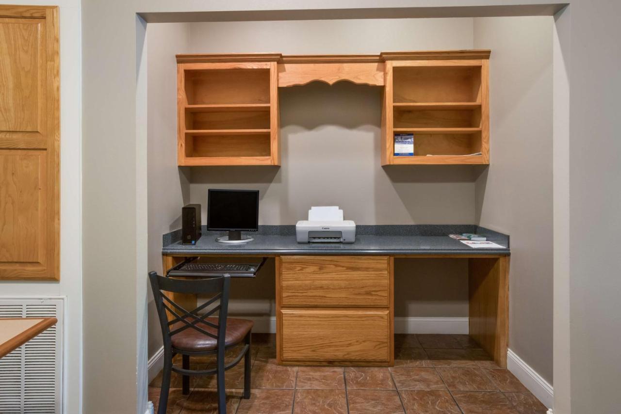 Surestay Hotel By Best Western Leesville Екстериор снимка