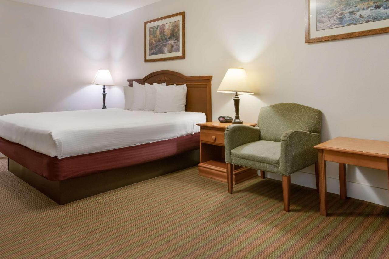 Surestay Hotel By Best Western Leesville Екстериор снимка