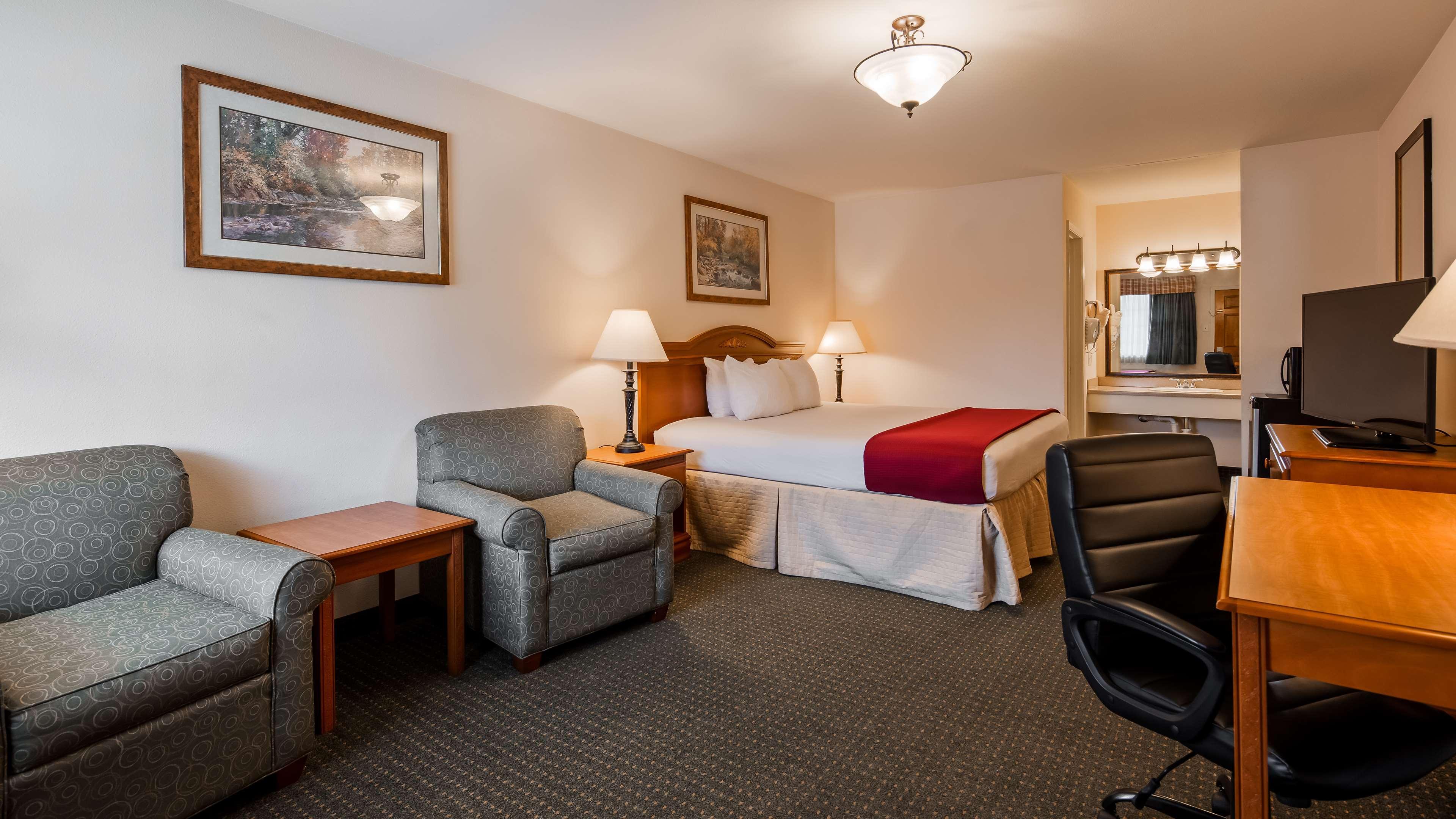 Surestay Hotel By Best Western Leesville Екстериор снимка