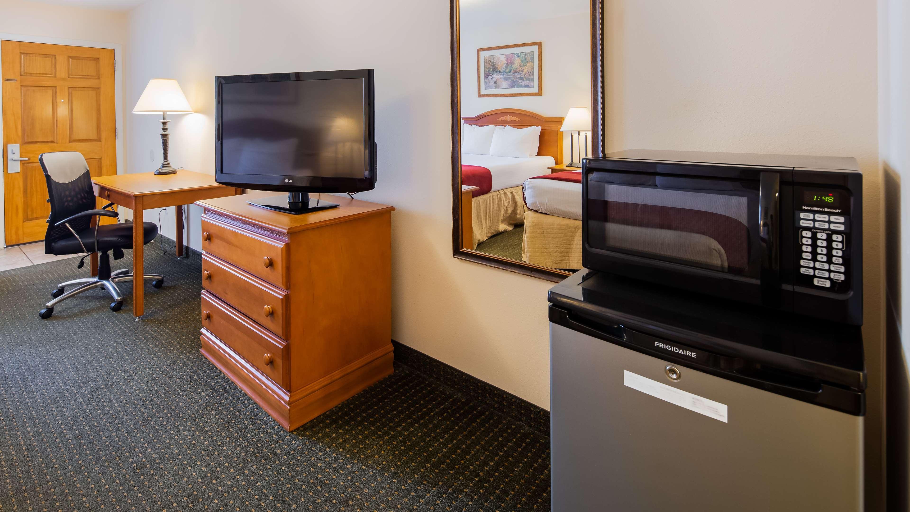 Surestay Hotel By Best Western Leesville Екстериор снимка